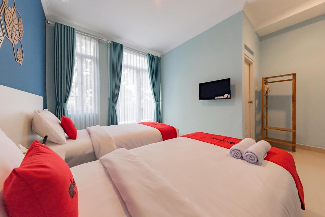 Reddoorz Plus Near Surapati Core Bandung Extérieur photo