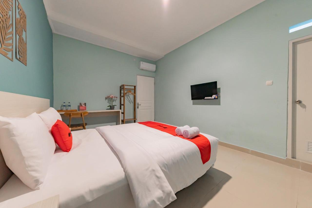 Reddoorz Plus Near Surapati Core Bandung Extérieur photo